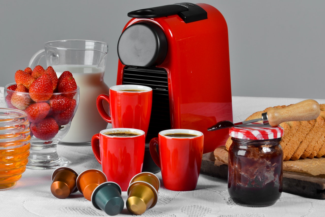 cafetera nespresso roja