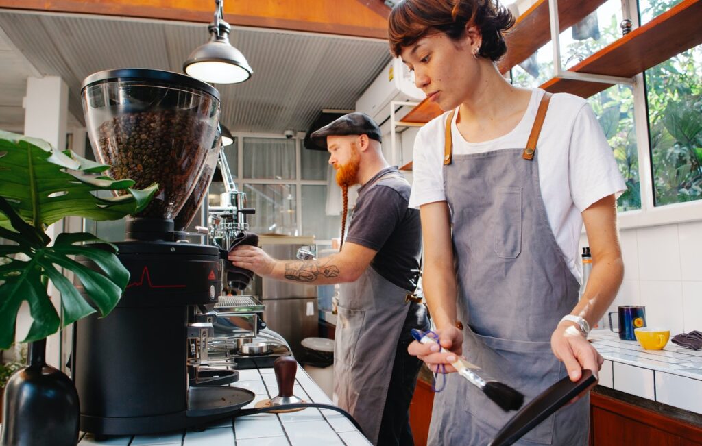 baristas en cafeteria