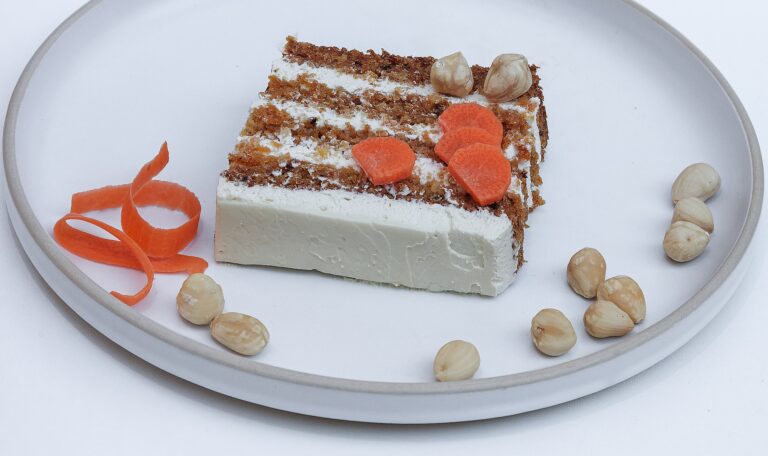 porcion de carrot cake