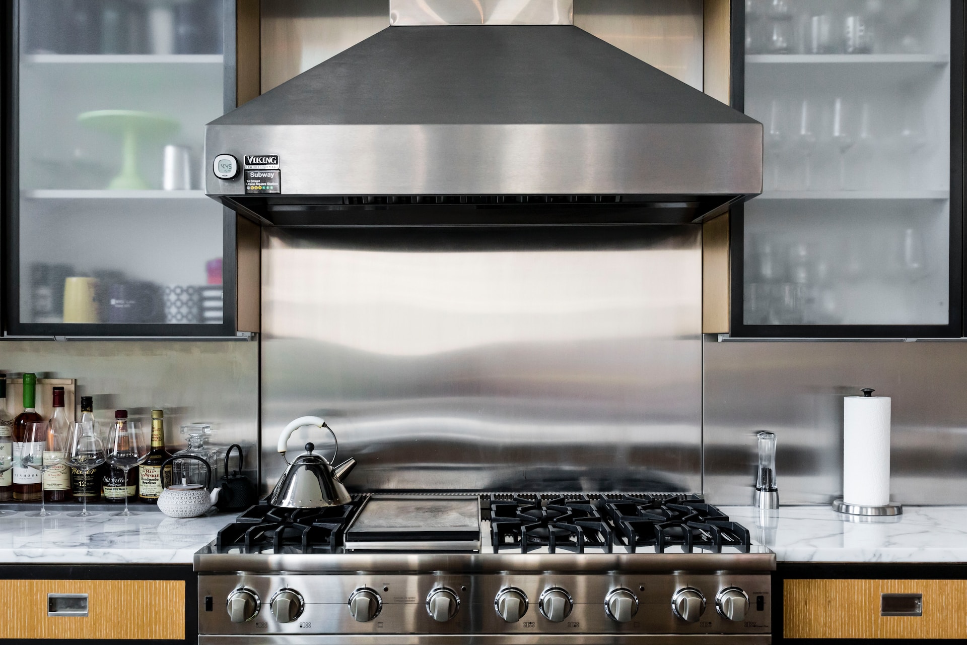 horno empotrable moderno ubicado en cocina